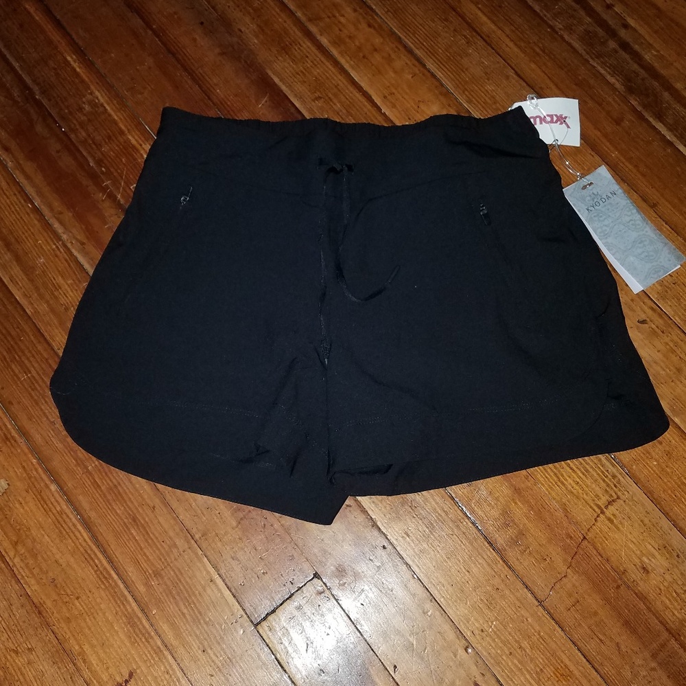 Kyodan Shorts NWT